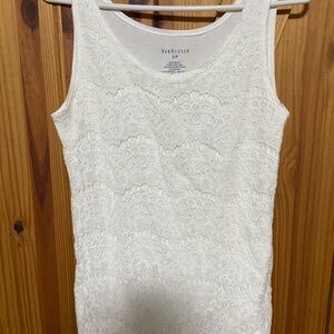 ☀️3 for $20 Van Heusen Ivory Lace Sleeveless Top cottage core